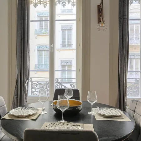 Caractere Et A Cordeliers Apartment Lyon